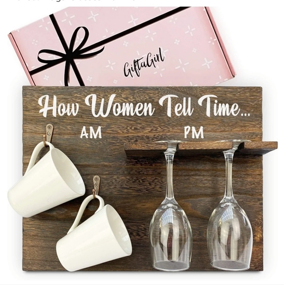 Women Wall - Picture 1 of 4